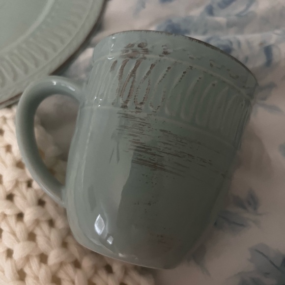 16 piece Enamel Dish set - Picture 5 of 6